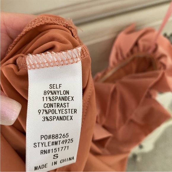 Vici Ruffle Strapless Bodysuit - Picture 4 of 4